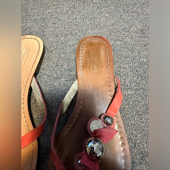 COACH Oceanna Size 7 Petel Coral Studded Metallic Flat Thong Flip Flop Sandals - Picture 5 of 16